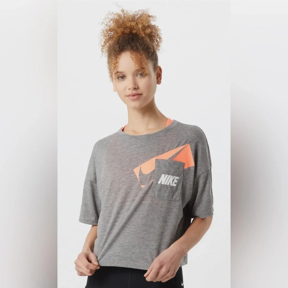 Nike dri-fit oversized gray training crop front pocket logo T-shirt